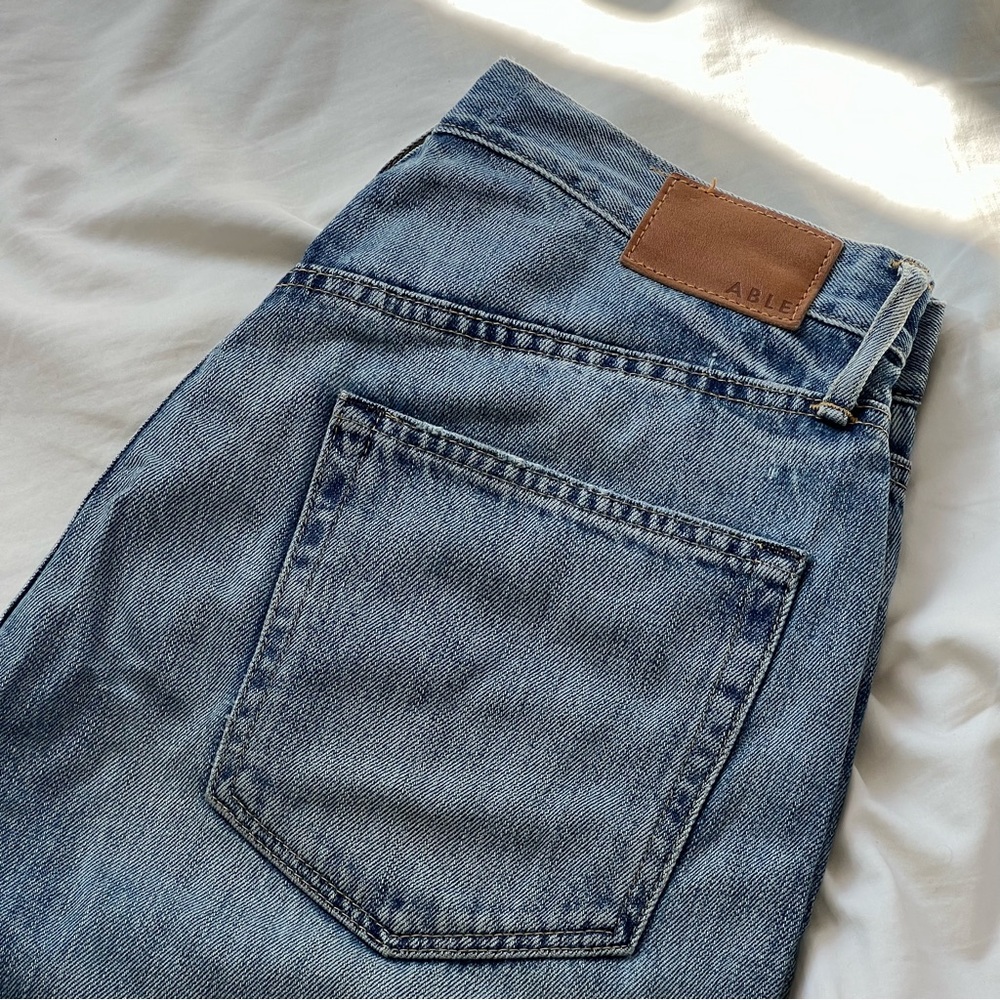 Able Medium Wash Boyfriend Jeans. Size 26